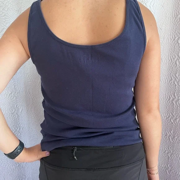 Two Vineyard Vines tank tops - Picture 6 of 7